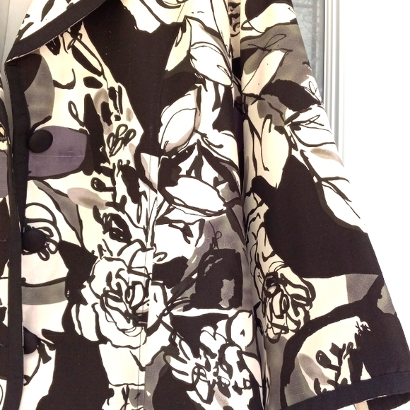 Mac & Jac Black Cream 100%Silk Fully Lined Cloth Button Lightweight Blazer Size8 - Picture 5 of 9